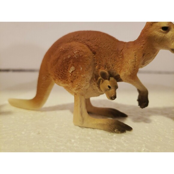 Schleich lot of 2 Kangaroos with Joeys - Picture 2 of 10